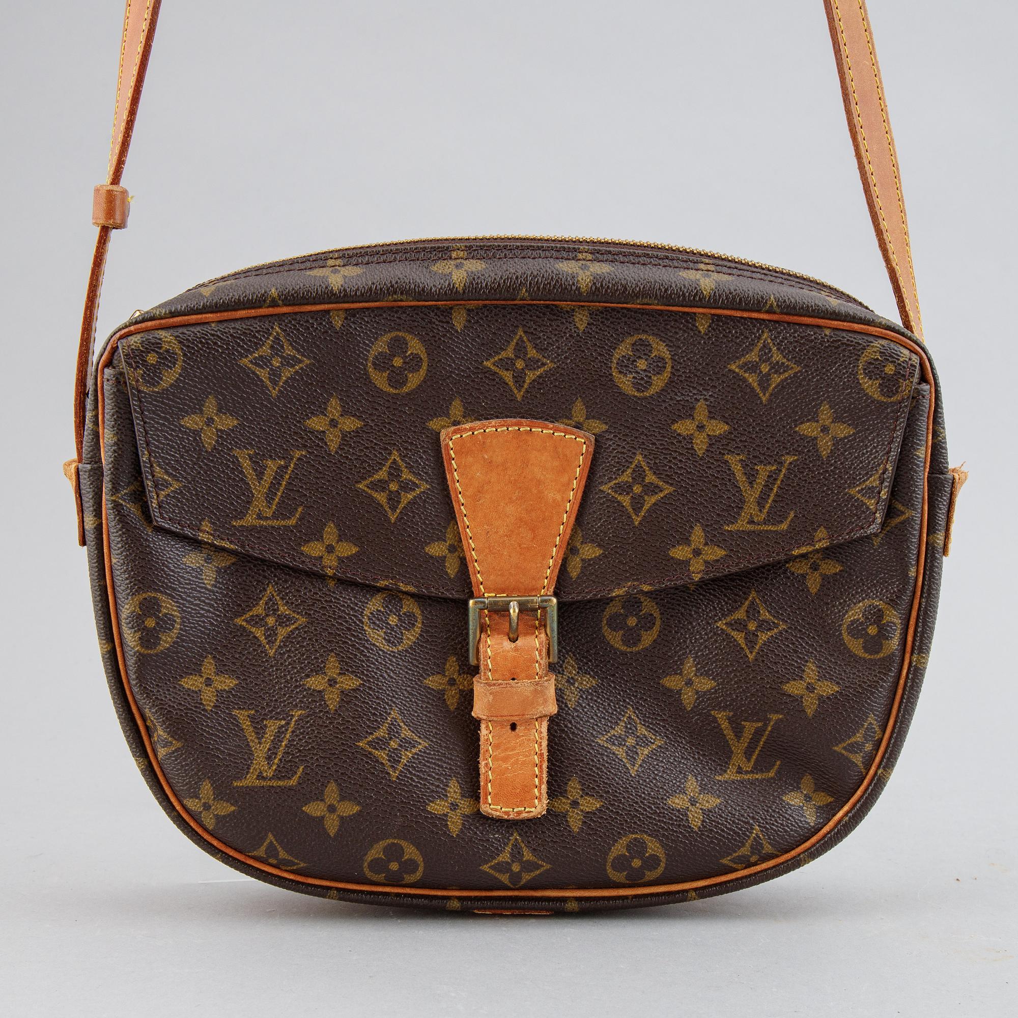 Louis Vuitton, a monogram canvas handbag.