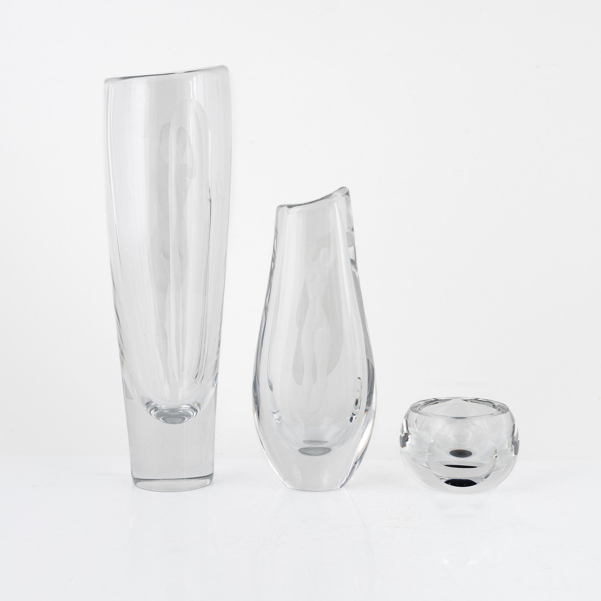 Vicke Lindstrand, a set of three vases, Kosta and Orrefors, Sweden.
