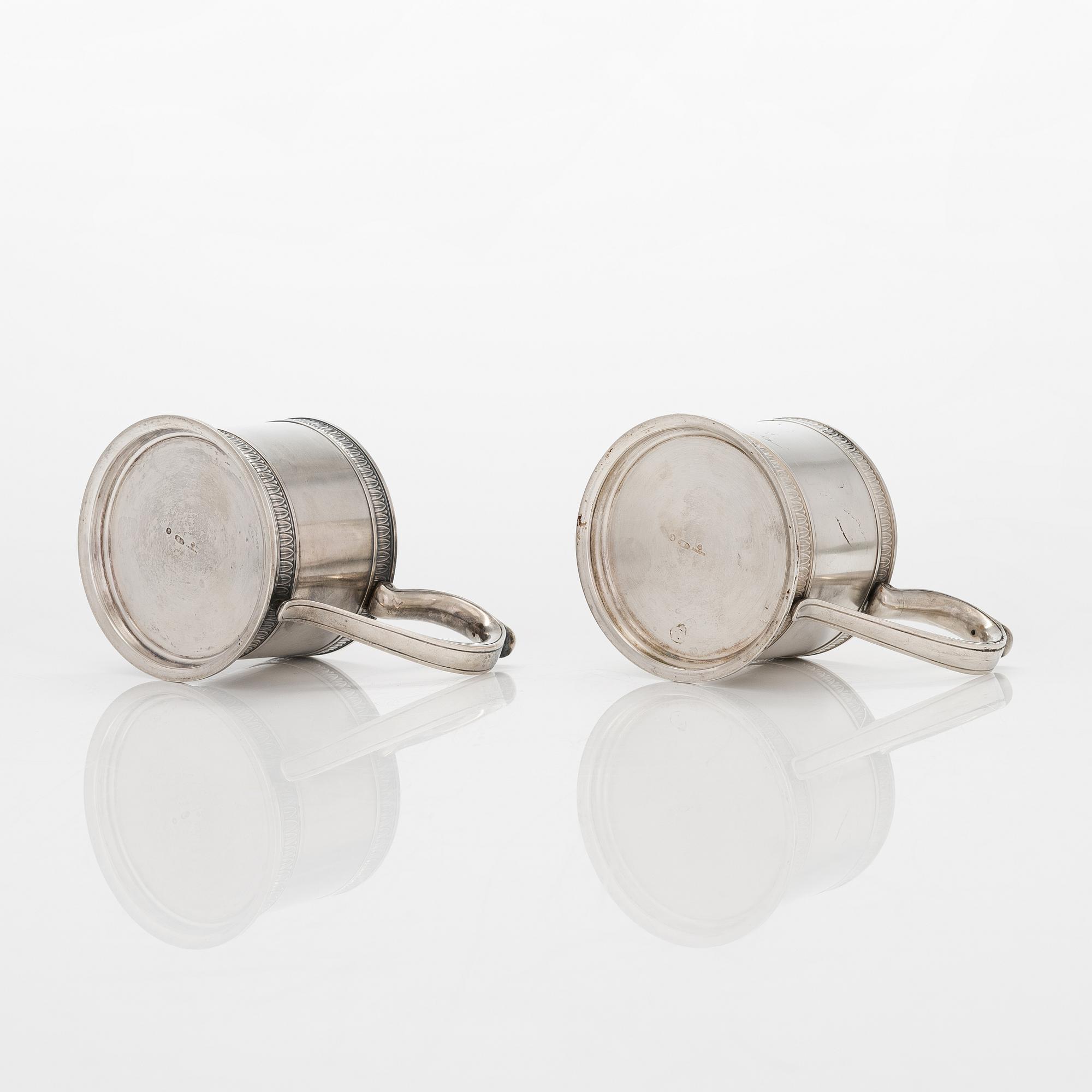 K. Fabergé, teglashållare, ett par, silver, stämplade med hovleverantörsmärke, Moskva 1908-17.