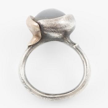 Charlotte Lynggaard, Ole Lynggaard, ring, silver, "Lotus" with cabochon-cut grey moonstone and brilliant-cut diamonds.