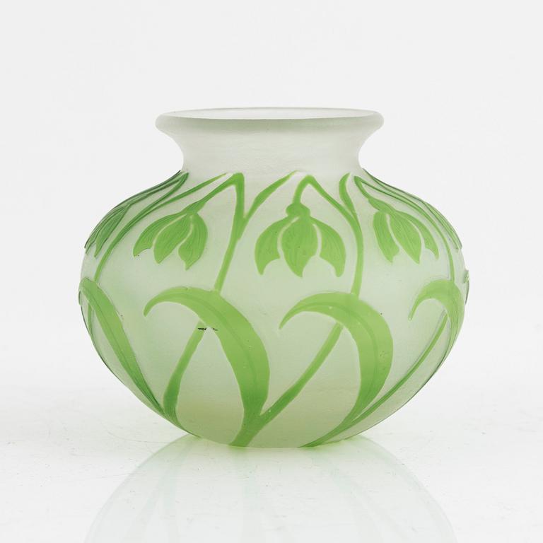 Karl Lindeberg, vase, cased glass, Kosta, Art Nouveau, early 20th century.