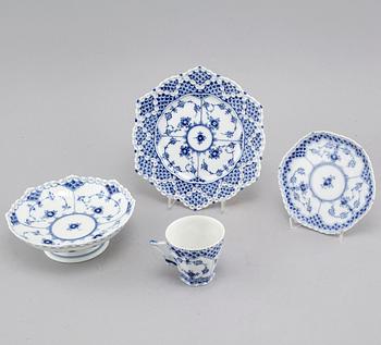 KAFFESERVIS, 26 delar, porslin, "Musselmalet", Royal Copenhagen.