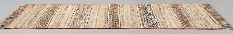 Märta Måås-Fjetterström, MATTA, "T.matta", trasmatta, rölakan, ca 204,5 x 111-113 cm, signerad MMF.