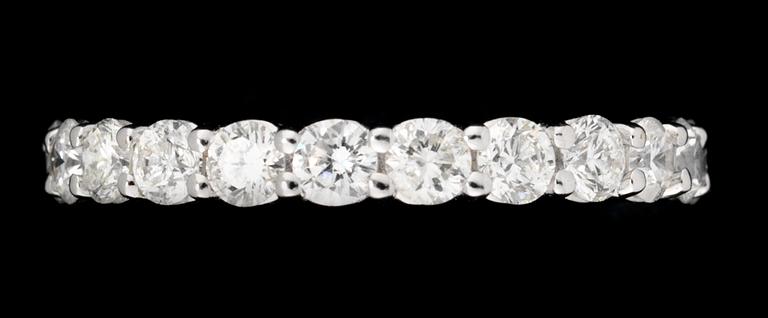 ALLIANSRING, briljantslipade diamanter, tot. ca 2.10 ct.