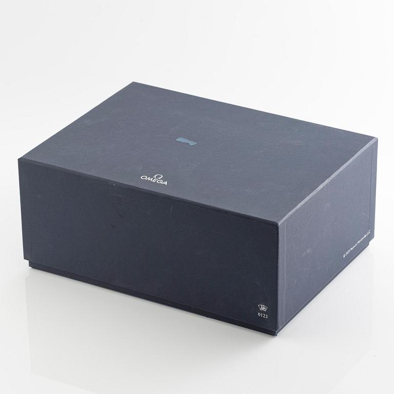 Omega, Speedmaster, Moonwatch, Professional, "Silver snoopy award" 50th Anniversary, ca 2023.