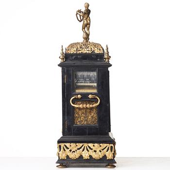 Claudius du Chesne musical table clock (clockmaker in London 1693-1730), circa 1705, Queen Anne.