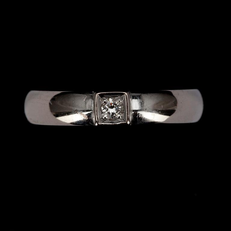 RING, vitguld 14K, briljantslipad diamant 0,05 ct. Vikt 3,0 g.