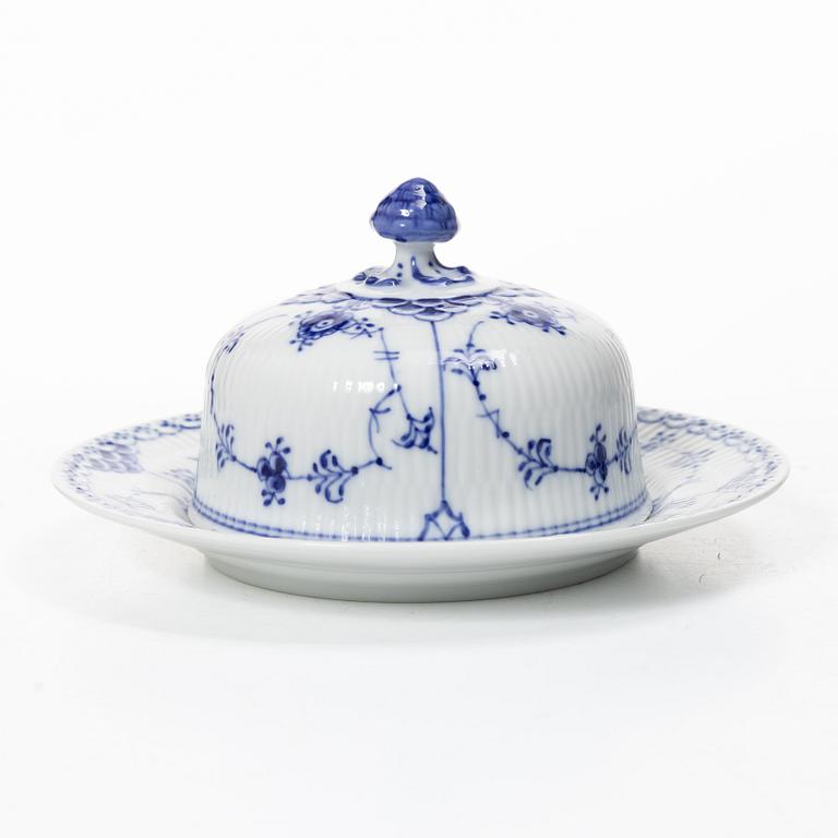 Royal Copenhagen, Smörterrin, porslin, "Musselmalet halvblond", Danmark.