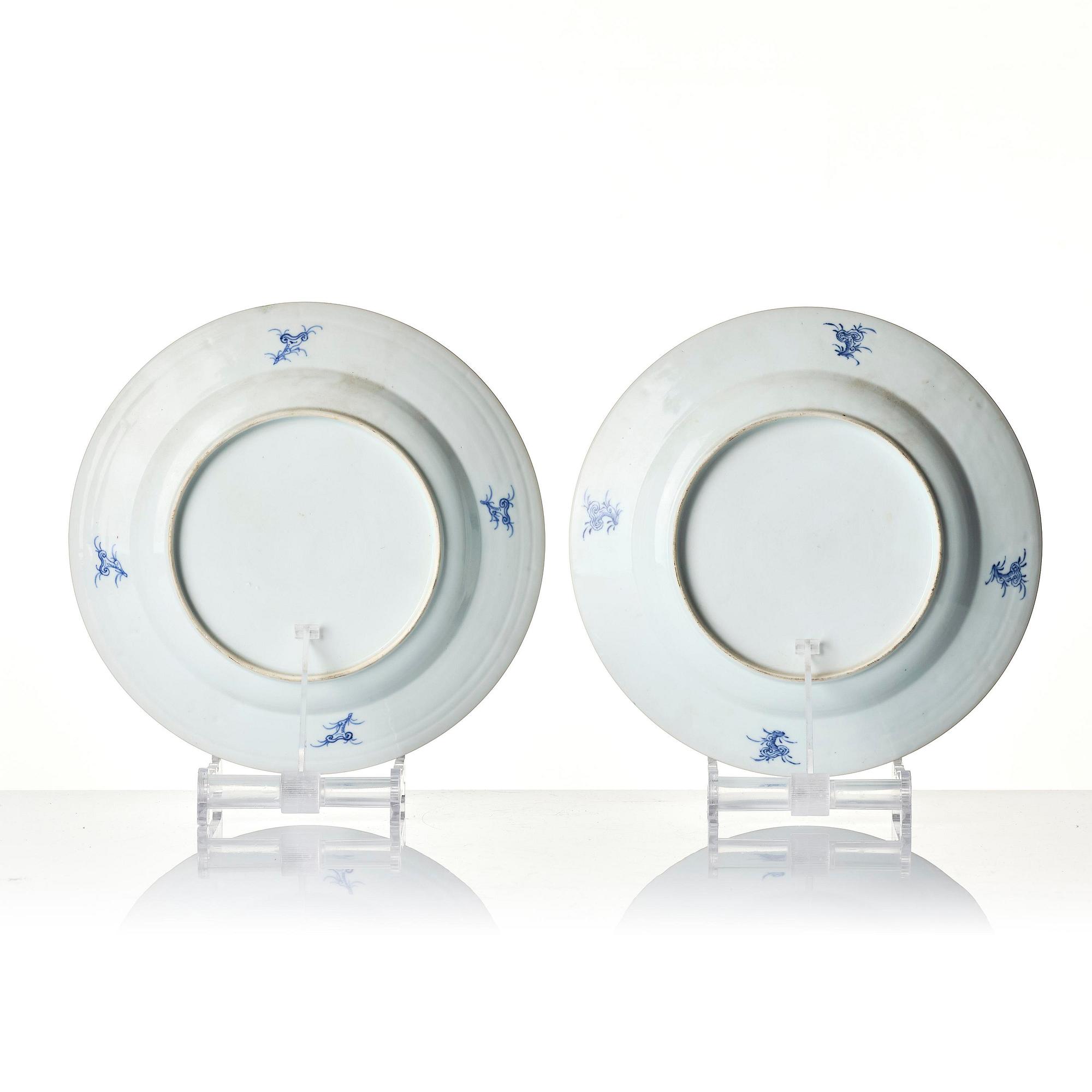 A set of six armorial dinner plates, Qing dynasty, 18th century.