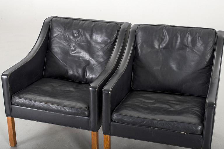 Two 20th century "2209" armchairs, designed by Børge Mogensen.