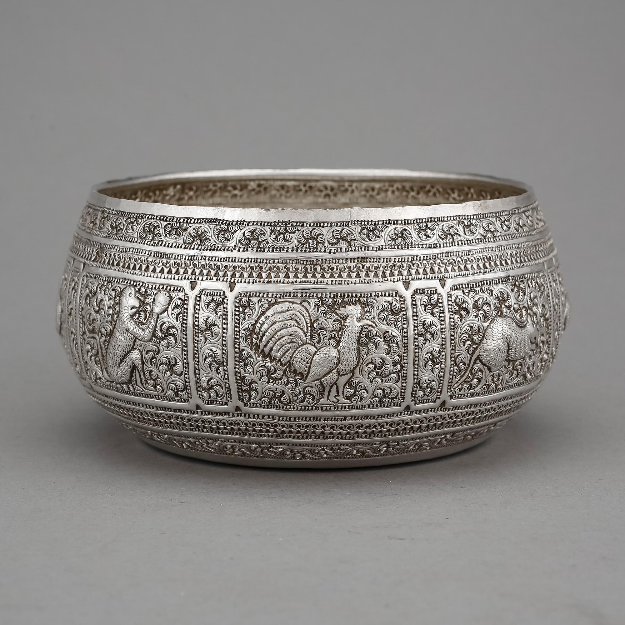 SKÅL, silver, troligen Thailand, 1900-tal. Vikt ca 220g.