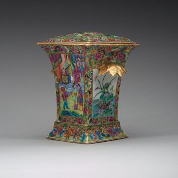 A Canton famille rose tulip vase, Qing dynasty, late 19th Century.