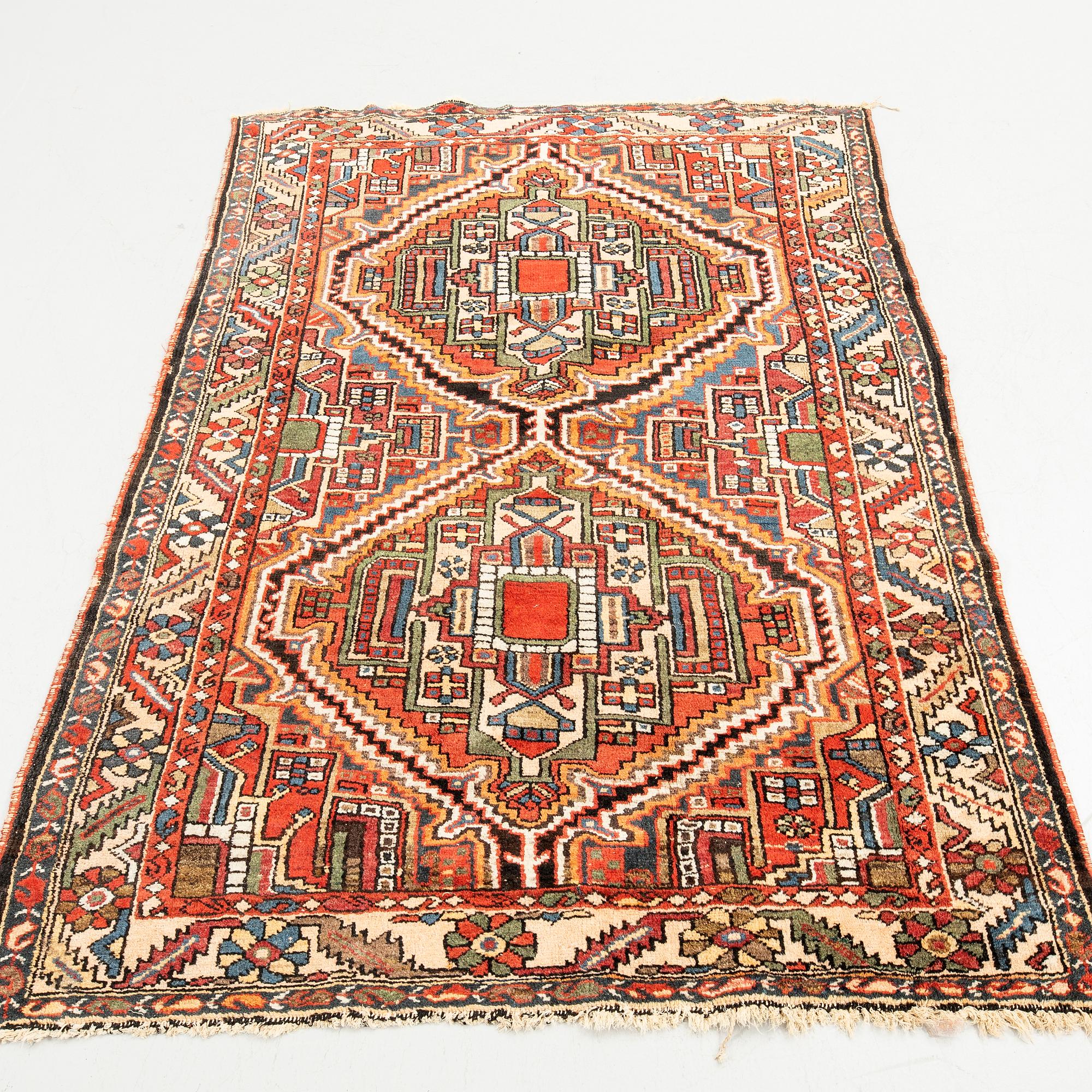 Carpet, Semi-antique, Chahar Mahal/Bakhtiari, approx. 200 x 137 cm.