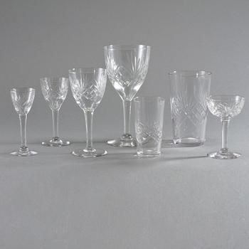 GLASSERVIS, 85 delar, Helgaliknande modell, 1900-tal.