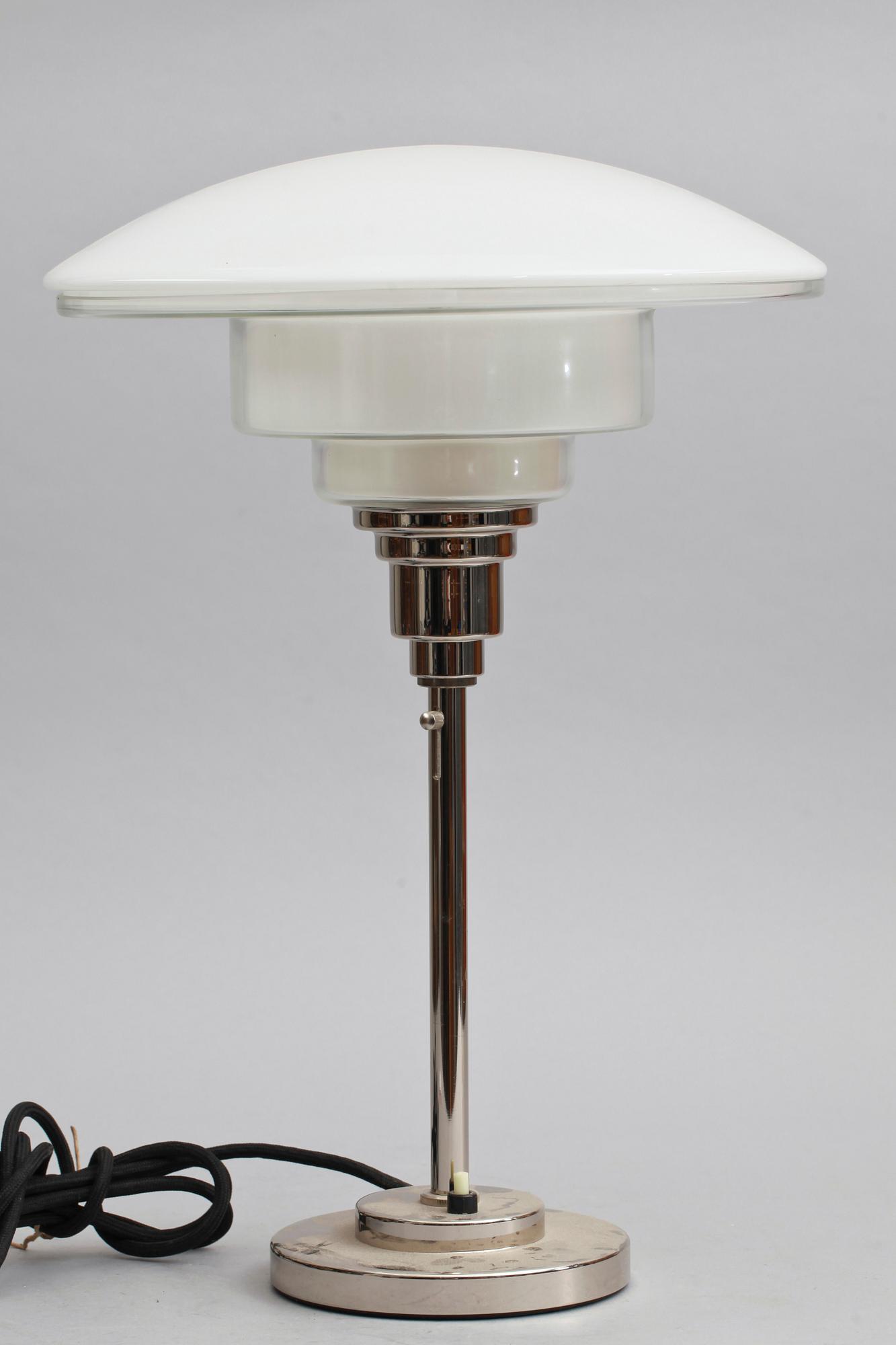 BORDSLAMPA, "Megaphos", Otto Müller, Sistrah.