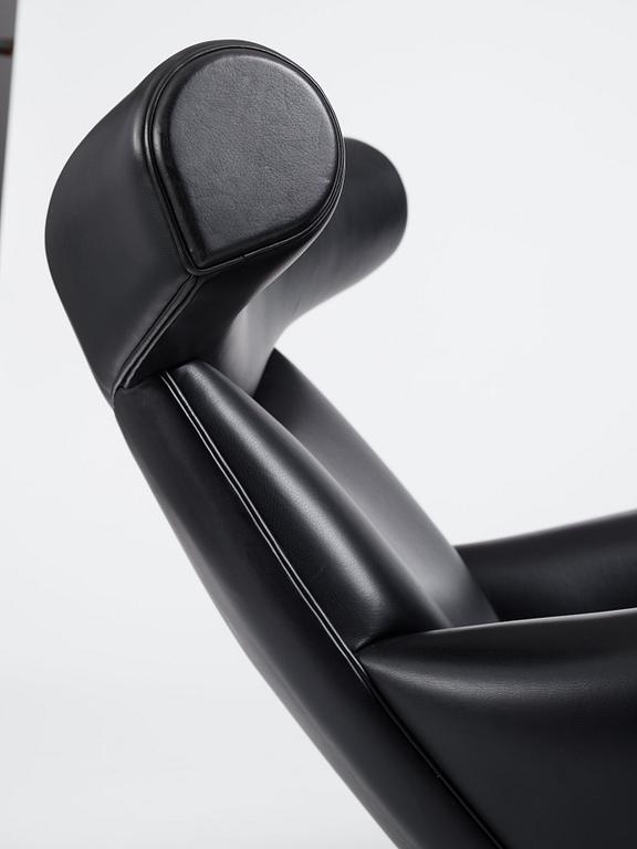 Hans J. Wegner, "Ox Chair", EJ-100, fåtölj samt fotpall, Erik Jørgensen, Danmark, efter 1961.