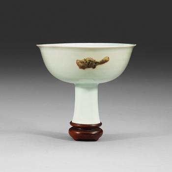 261. A 'Three fish' stem cup, Qing Dynasty with Xuandes six character mark.