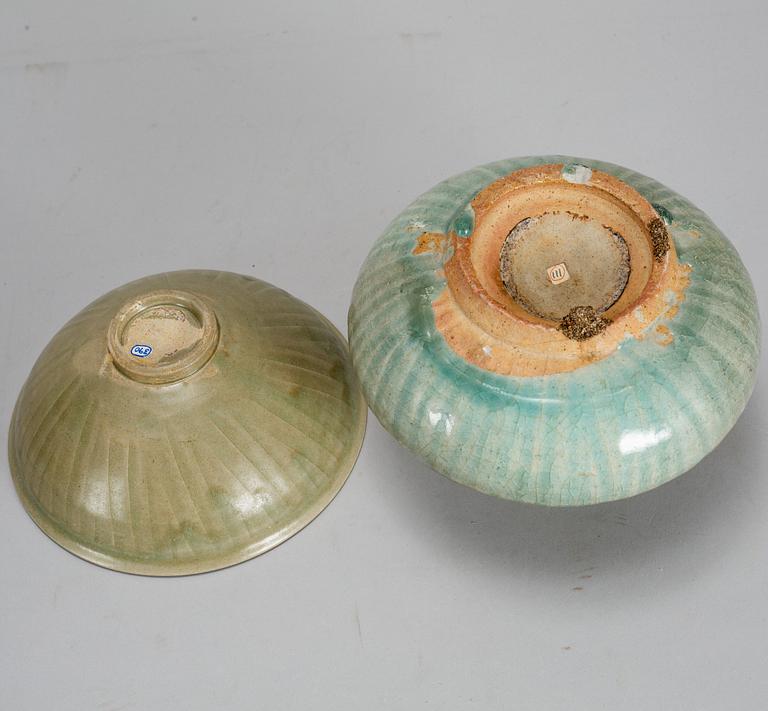 A celadon glazed vase and bowl, South East Asia, Sawankhalok, 16/17th Century.