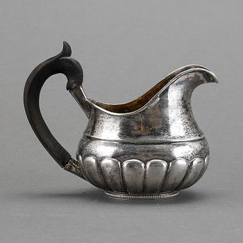 GRÄDDKANNA, silver, St Petersburg, senempire, 1800-talets första hälft/mitt. vikt 114 gram.