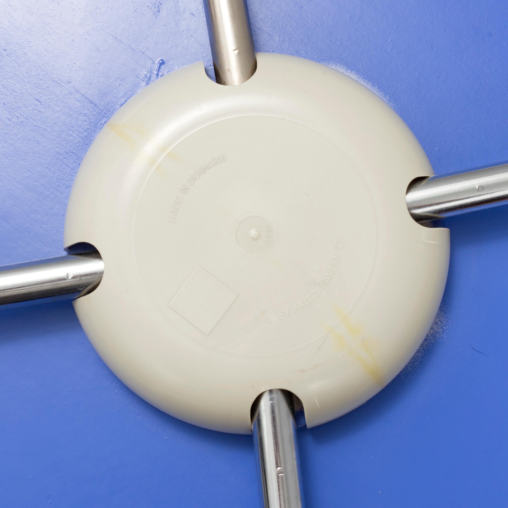 ARNE JACOBSEN, STOLAR, 6 st, "Sjuan". Märkta, Fritz Hansen, Danmark. 1980-tal.