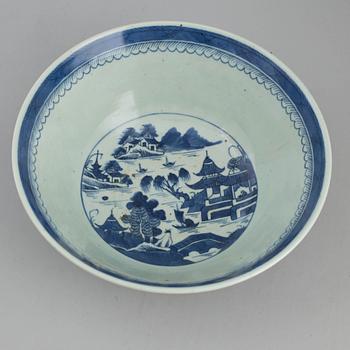 A large blue and white punch bowl, Qing dynasty, Jiaqing (1796-1820).