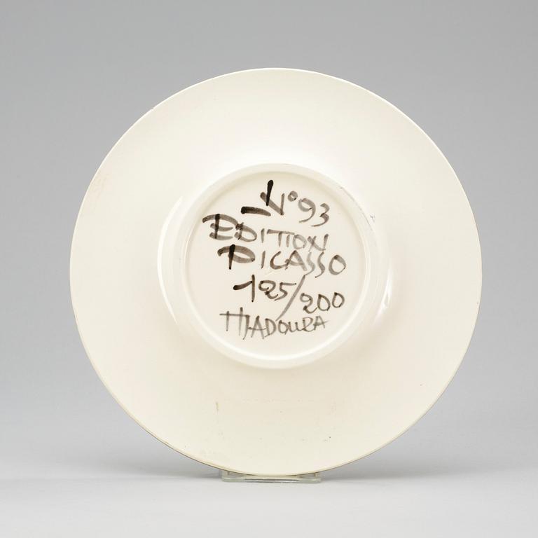 A Pablo Picasso 'Oiseau no 93' faience dish, Madoura, Vallauris, France 1963.