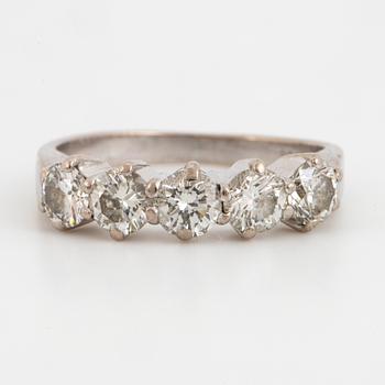 Round brilliant-cut diamond ring.
