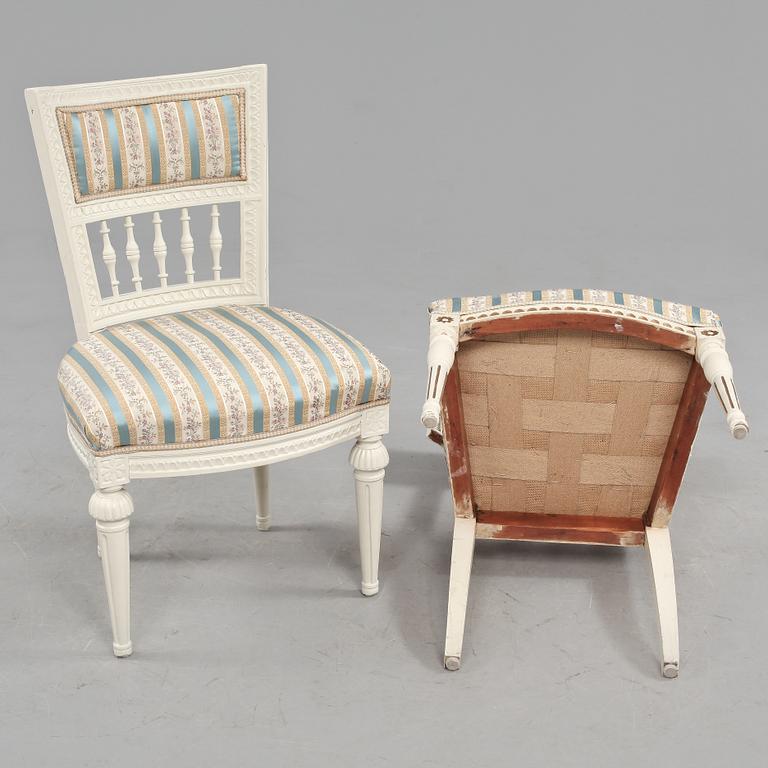 STOLAR, 3 st, sengustavianska respektive sengustaviansk stil, 1800-talets första hälft respektive tidigt 1900-tal.