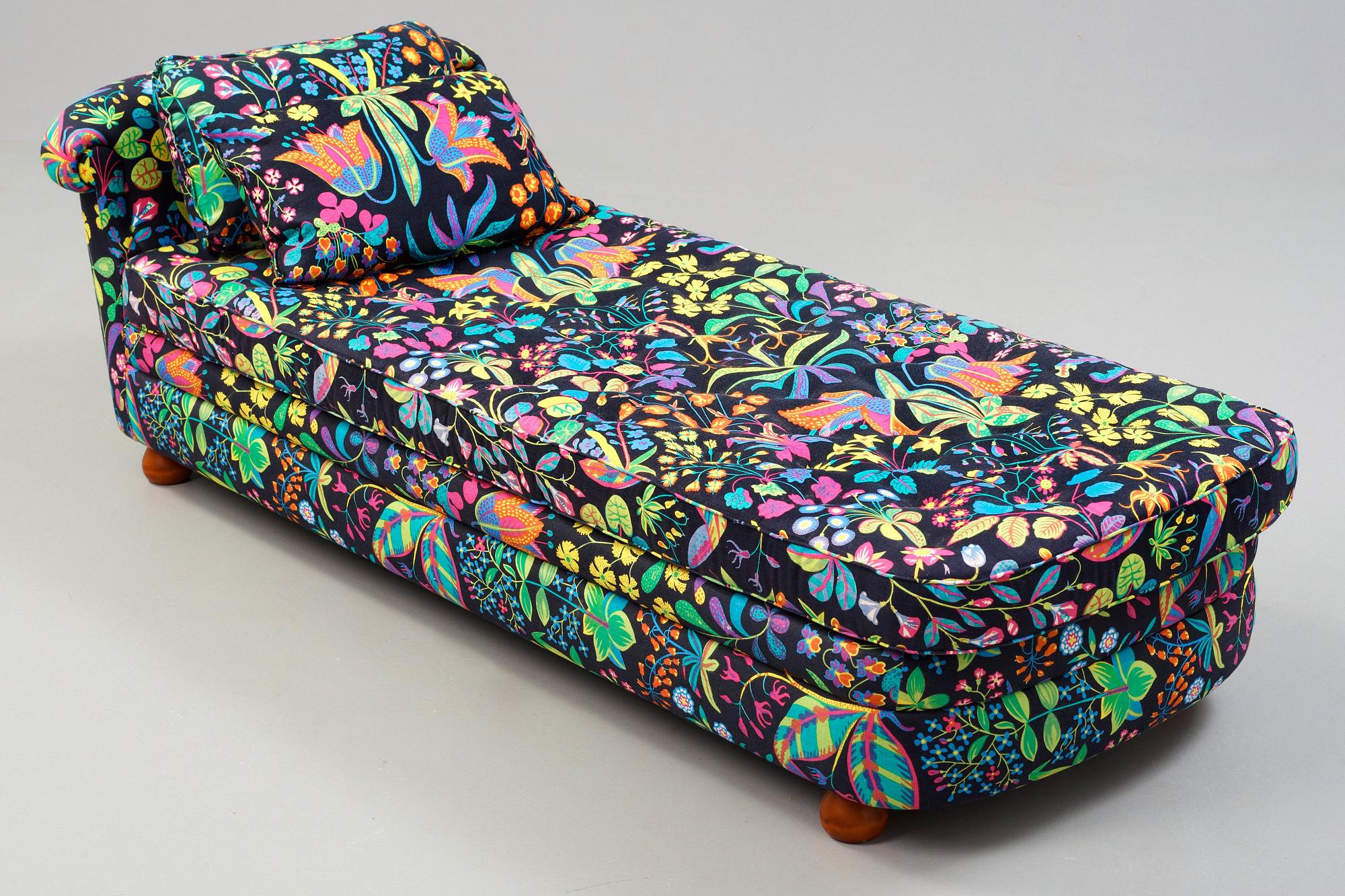 JOSEF FRANK, couch, Firma Svenskt Tenn, modell 775.