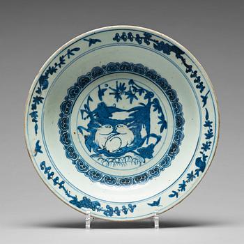 A blue and white dish, Ming dynasty, 17th Century.