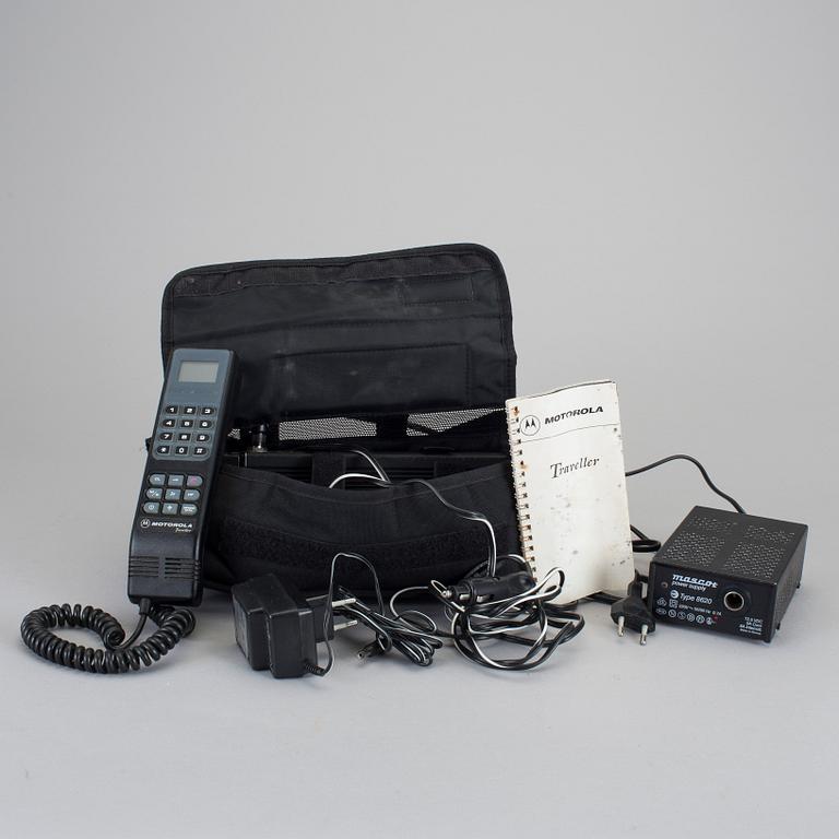 MOBILTELEFON, Motorola "Traveller", 1990-talets början.