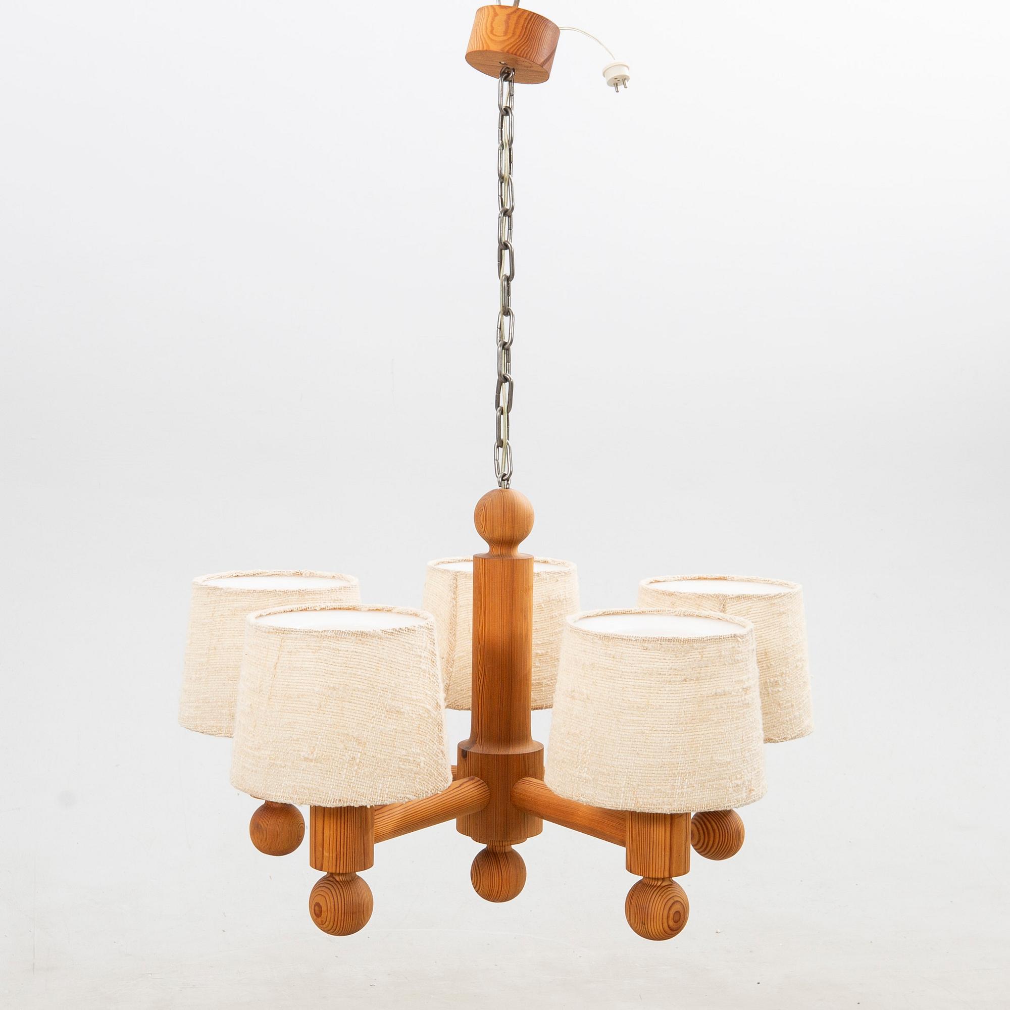 Uno & Östen Kristiansson, Taklampa "Pinus" för Luxus 1970-tal.