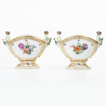 Royal Copenhagen, a pair of tulip vases, “Sachsisk Blomst”, second half of the 19th century. Denmark.