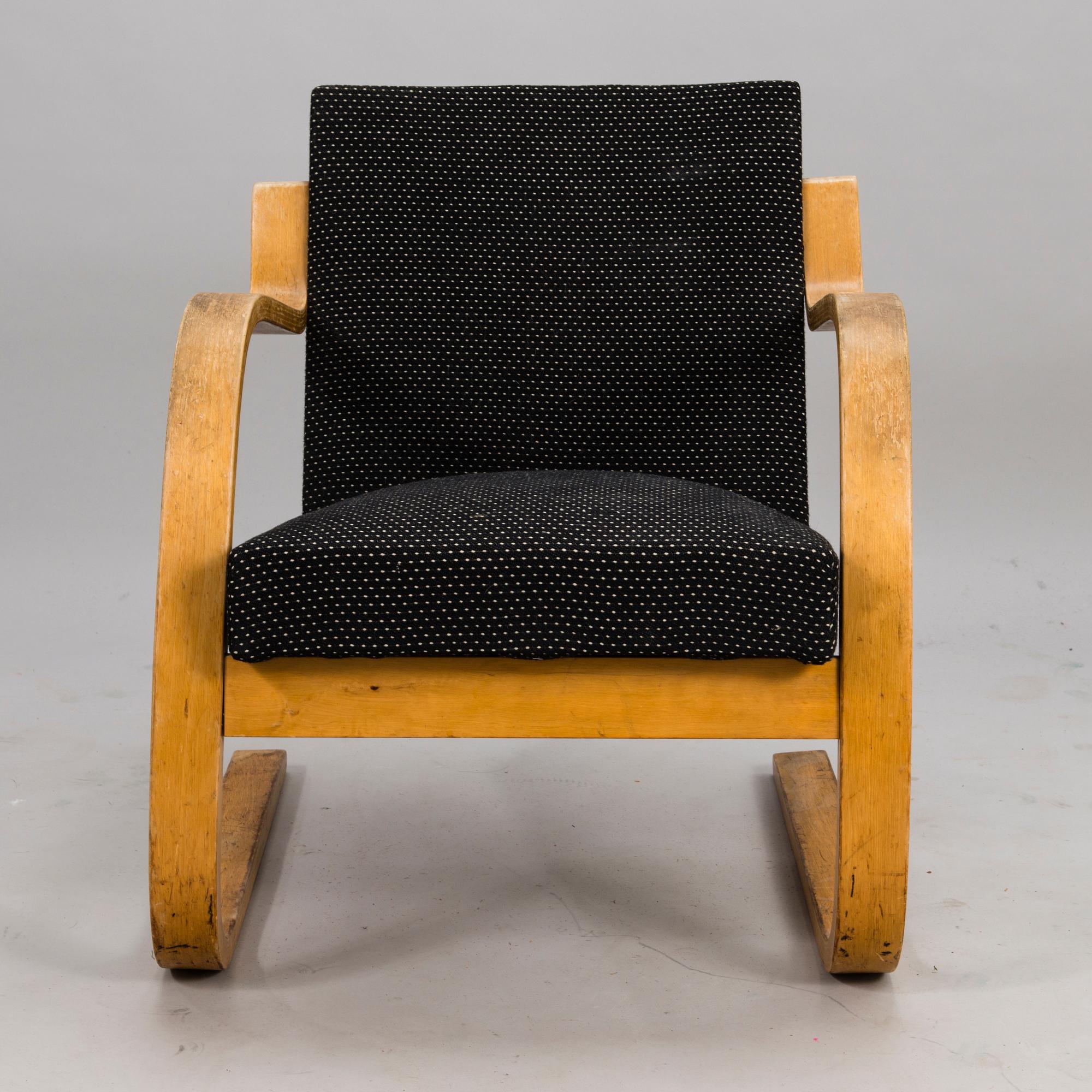 ALVAR AALTO, A 1940s '34/402' armchair for  O.Y. Huonekalu- ja Rakennustyötehdas A.B. Finland.