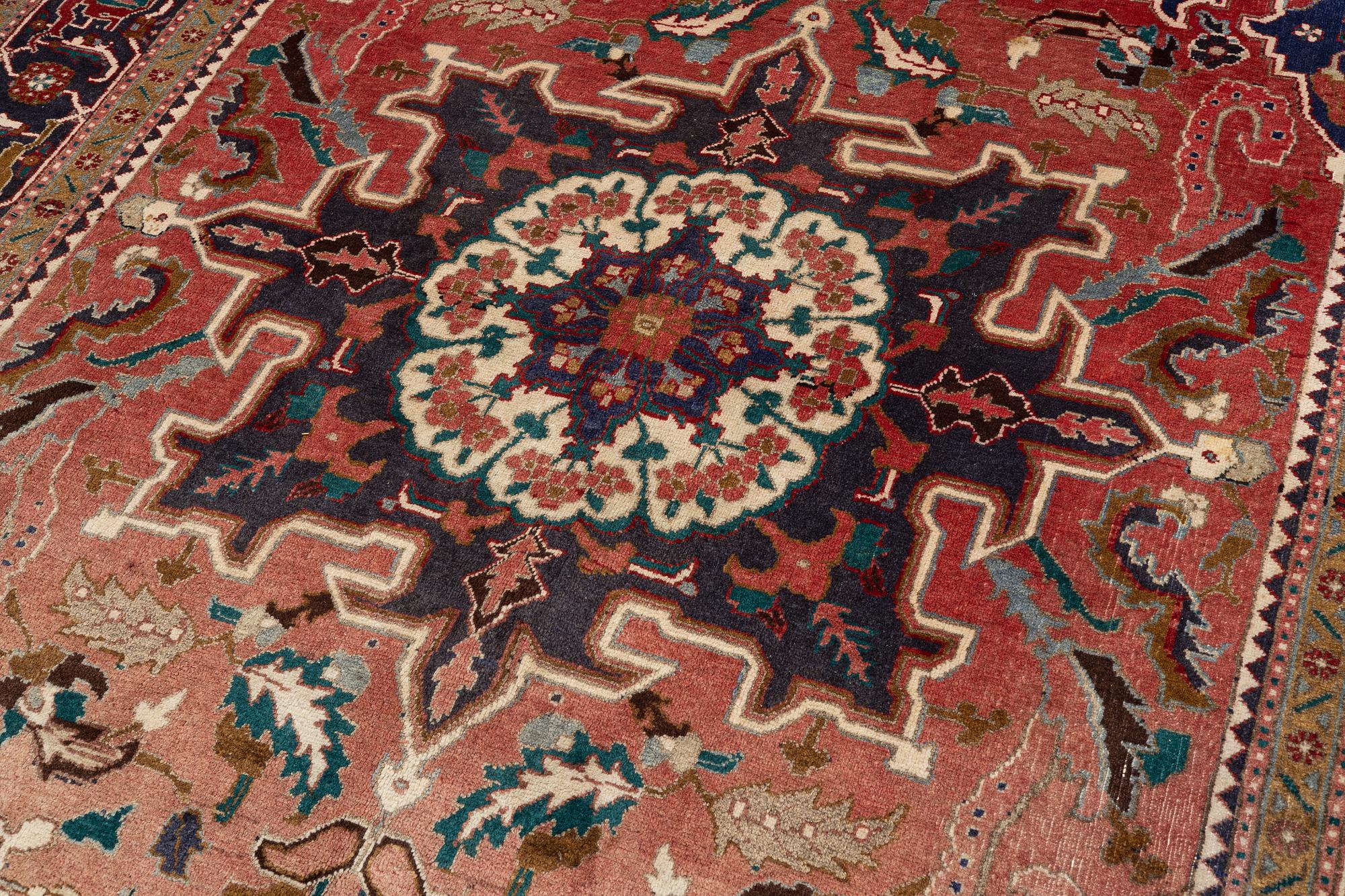 Matta, Heris, ca 330 x 234 cm.