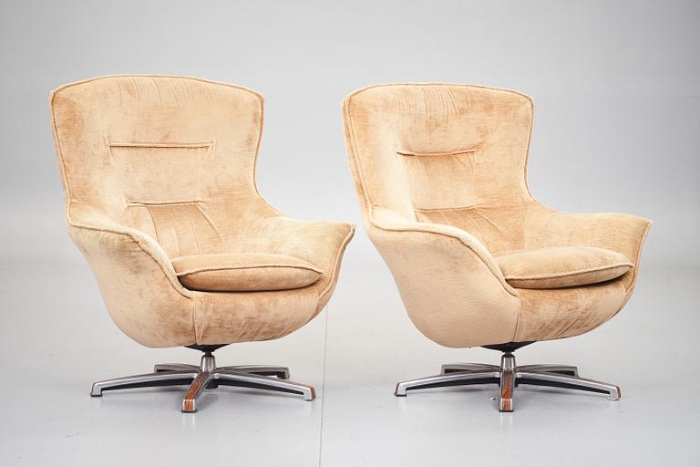 FÅTÖLJER, ett par, möjligen Eric Sigfrid Persson, 1960/70-tal.