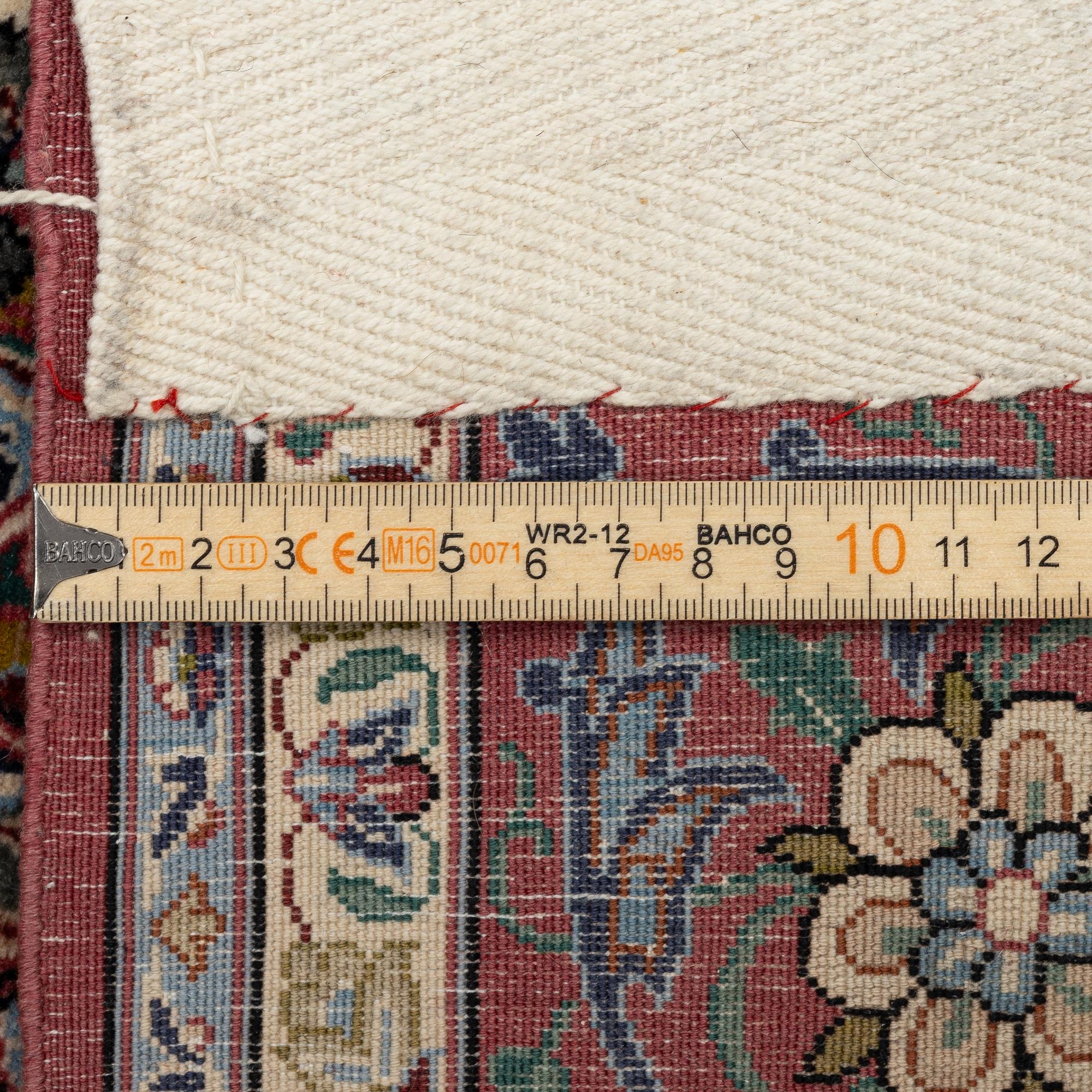 An Isfahan rug, Central Persia, c. 175 x 110 cm.