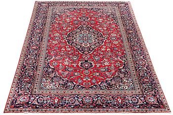 A Najafabad carpet, c. 332 x 190 cm.