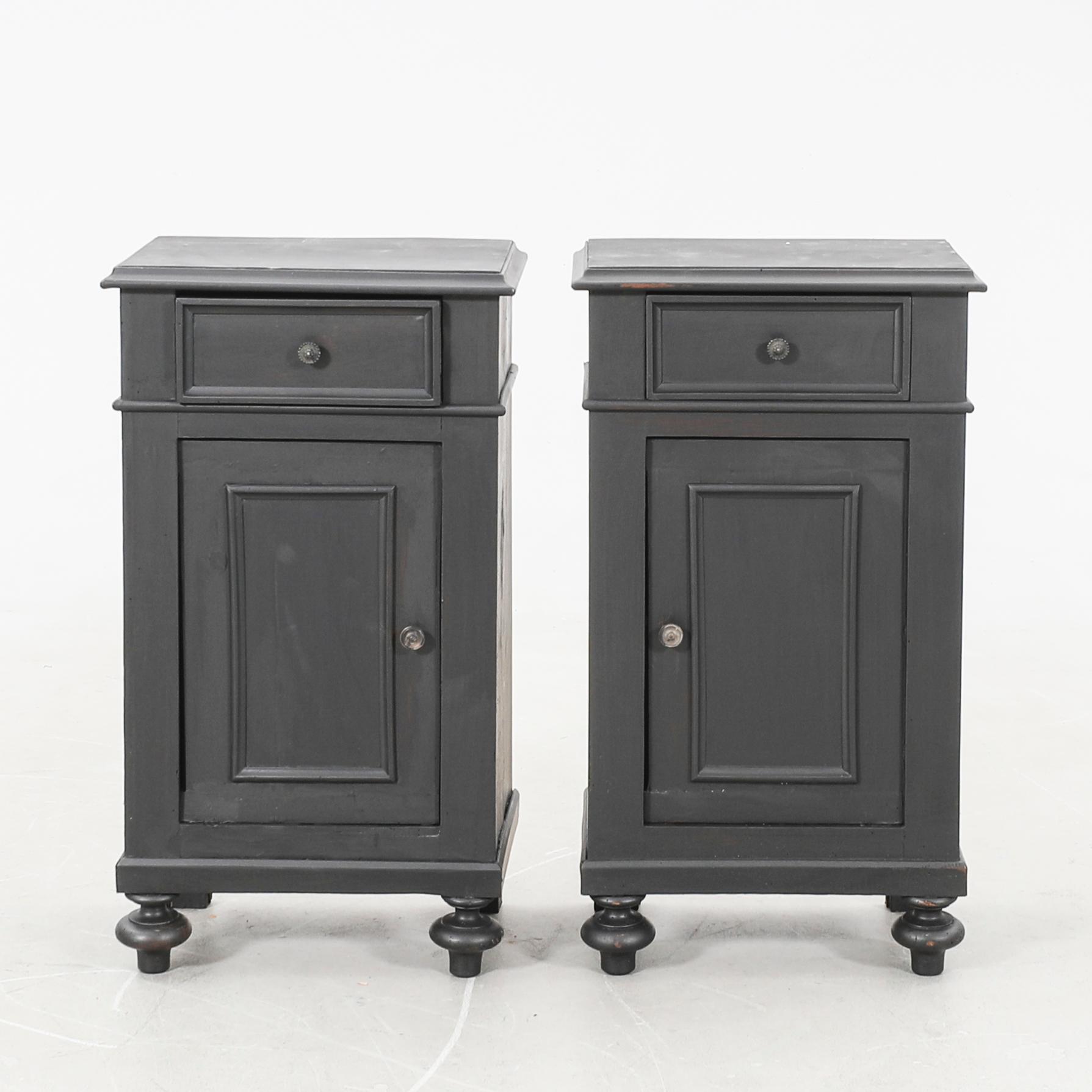 Sängbord ett par omkring 1900.