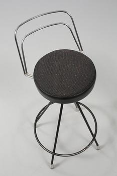 BARDISK samt BARSTOLAR, 3 st, 1950/60-tal.