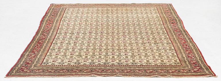 An antique Agra carpet Of Mughal 'Shrub' design, northern India, c. 270 x 180 cm.