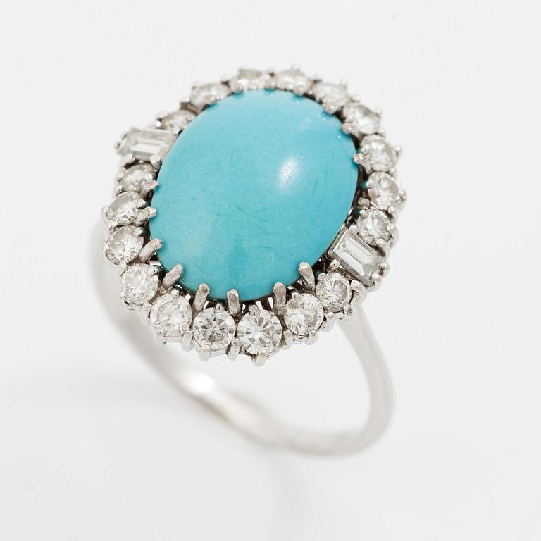 Ring 18K vitguld med turkos samt runda briljant- och baguetteslipade  diamanter.