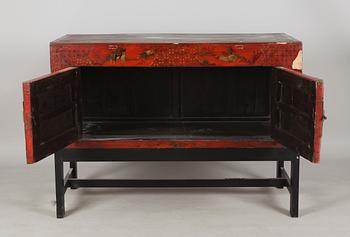 SKÅP, ostindisk stil, 1900-talets andra hälft.