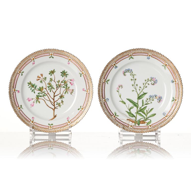 A set of 10 Royal Copenhagen 'Flora Danica' plates, Denmark, 20th Century.