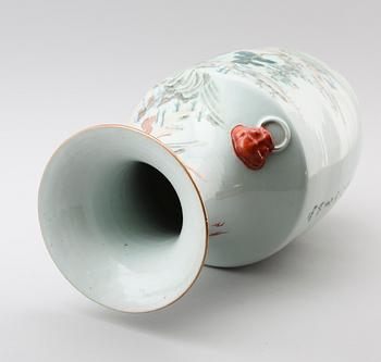 VAS, porslin, Kina, 1800-tal.