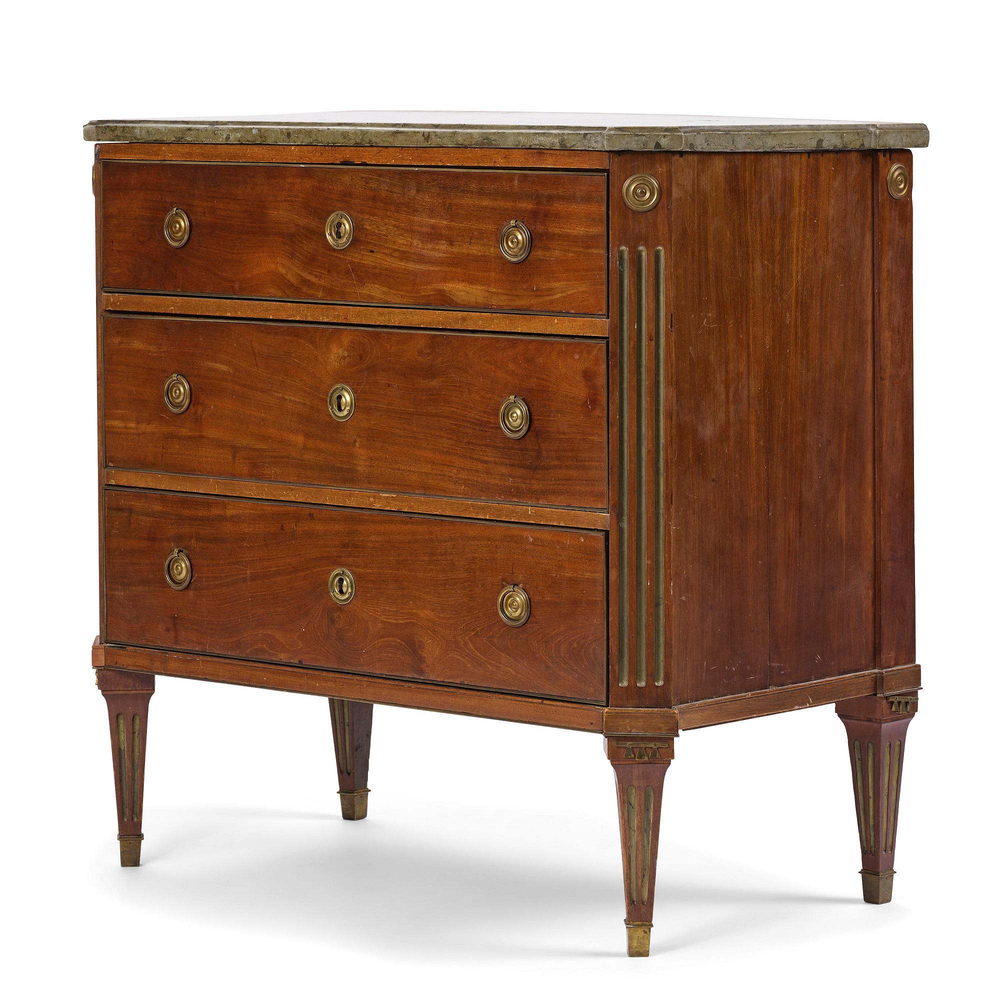 A late Gustavian mahogny commode.