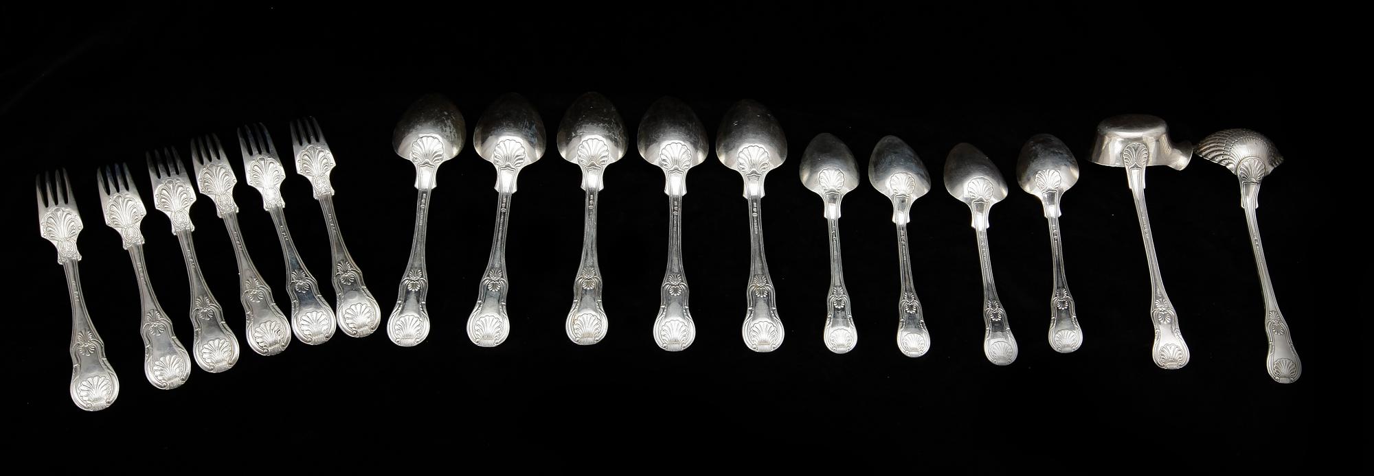 PARTI BESTICK, 17 delar, silver, "Engelsk snäck", mest Zethelius i Stockholm. Mest 1840-50-tal. Tot ca 1100 gram.