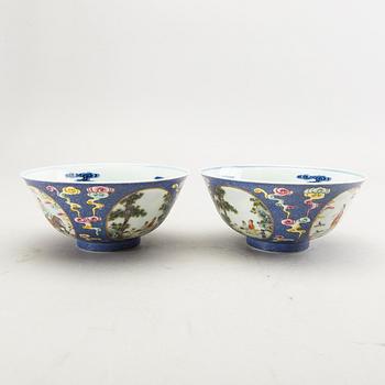 A pair of Chinese modern porcelain bowls.