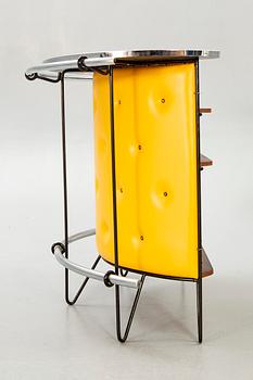 Bar counter and 4 bar stools, mid 1900s.