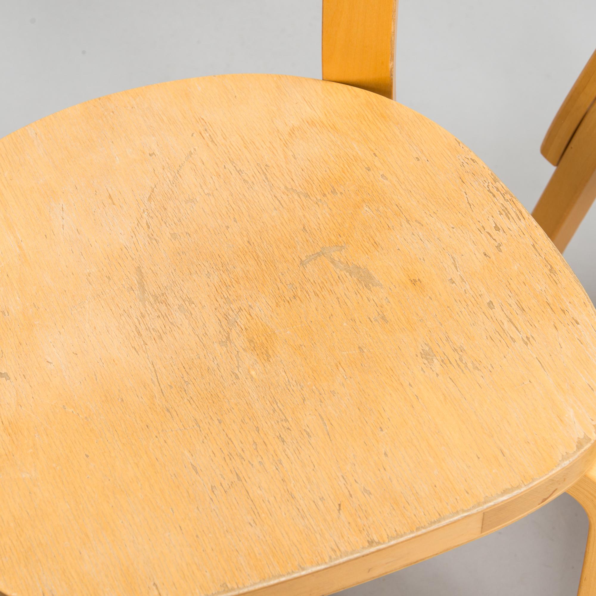 Alvar Aalto, tuoleja, 4 kpl, malli 69 Artek, 1900-luvun loppu.